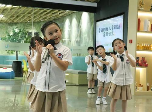 Thời trang Zhuoshang | Tâm huyết hướng về Đảng, tình cảm ấm áp tại Zhuoshang